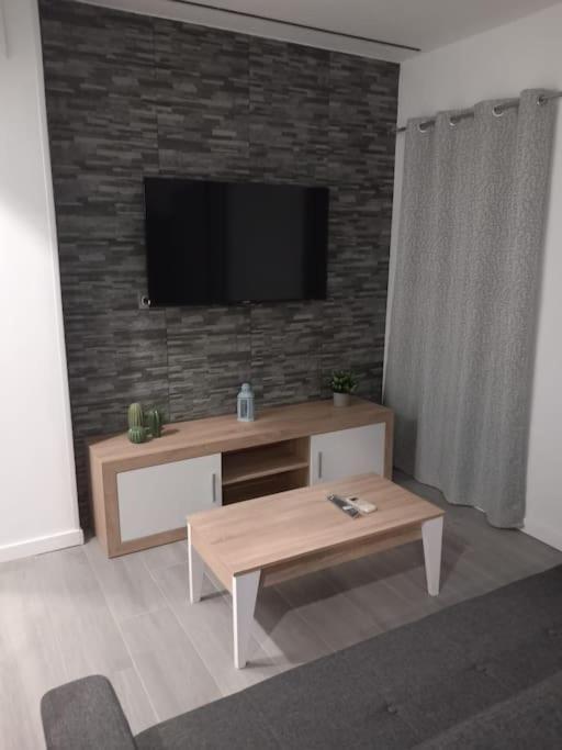 Family Flat Close To The Centre-v-estrell Leilighet *