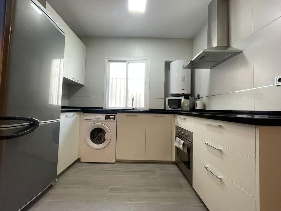 Family Flat Close To The Centre-v-estrell Leilighet *